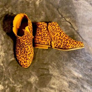 Cat & Jack ankle boots size 12